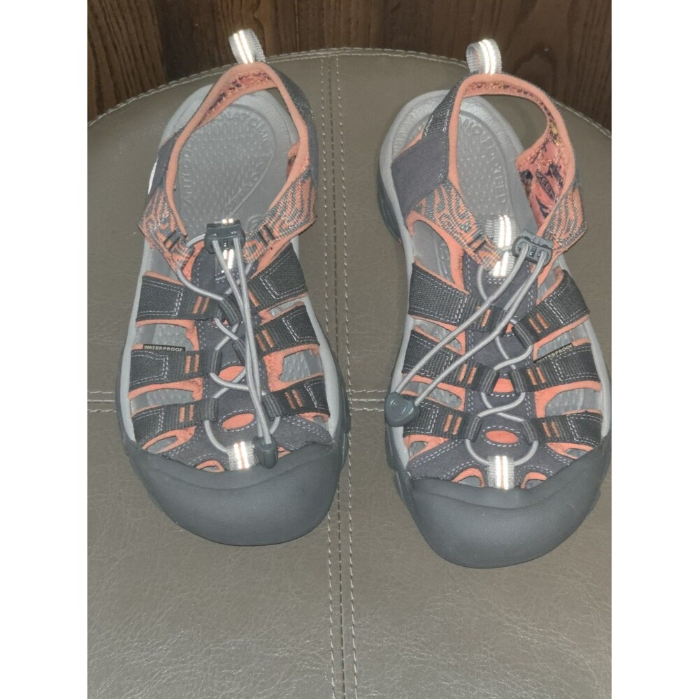 KEEN Women's Newport H2 Closed Toe Water Sandals, Magnet/Coral, 9